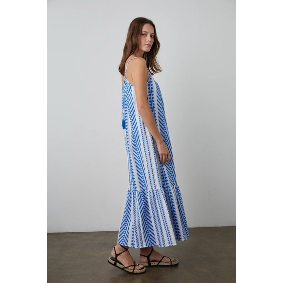 Velvet by Graham & Spencer Dinae Jacquard Maxi Dress in Cobalt Size M - Picture 2 of 13